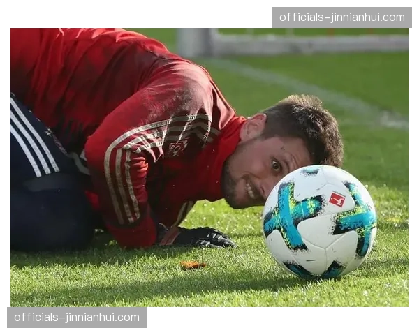 科隆门将位置稳定 斯克韦伯连续首发防线组织作用受重视